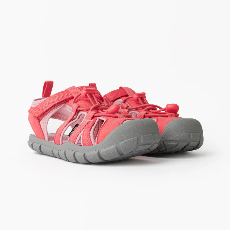 Sandàlia barefoot infantil Naw Lur Sandal Coral en perspectiva mostrant el sistema Easy Fit.