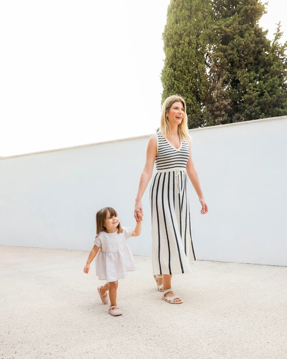 Muris Florence Almond — lifestyle sandàlia barefoot adulta ametlla