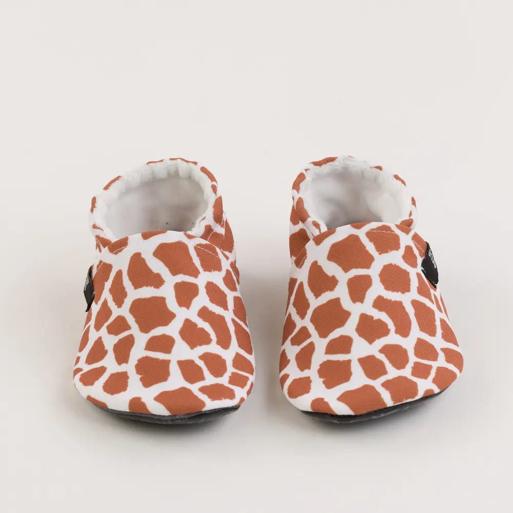 Snugi Slippers Infant, sabatilles barefoot infantils amb puntera ampla, sola flexible antilliscant i materials OEKO-TEX®.