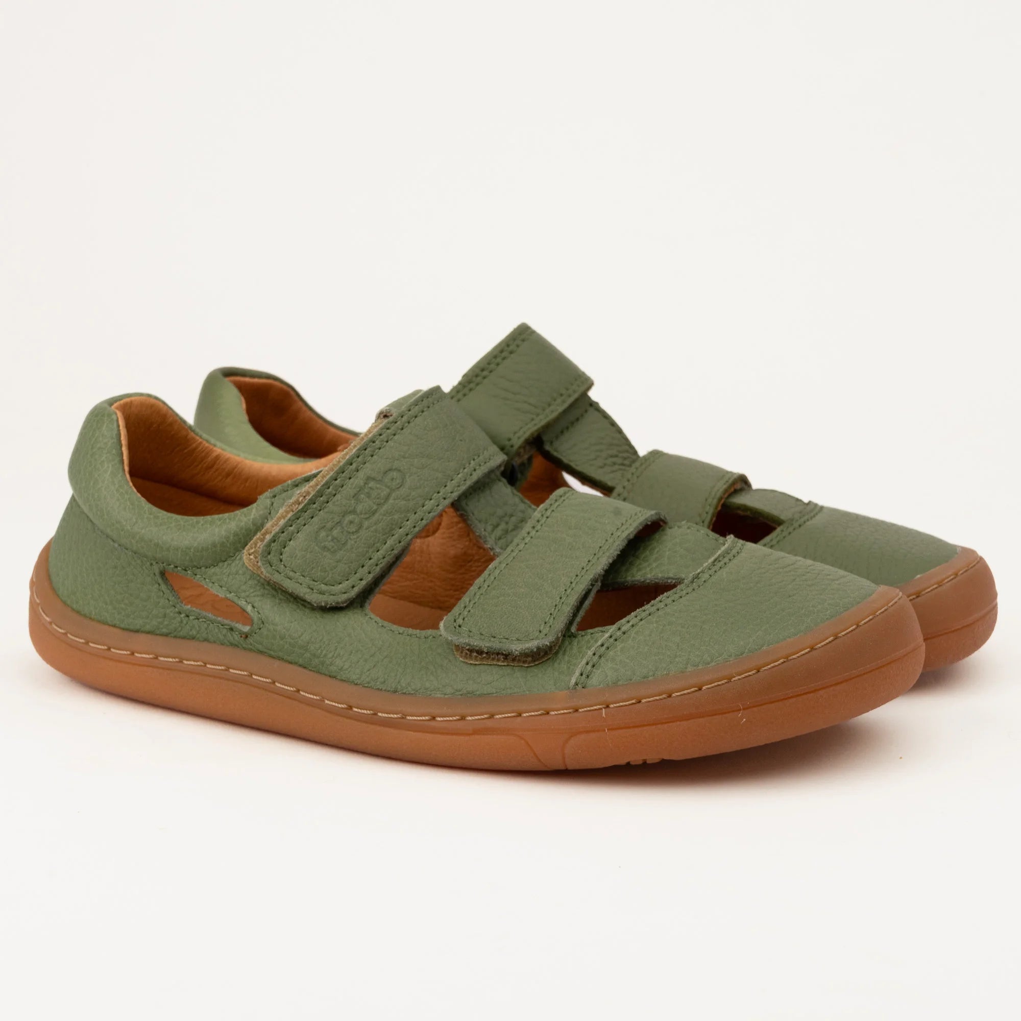 Sandàlia barefoot infantil Froddo verda amb doble velcro, pell natural i sola flexible zero drop.