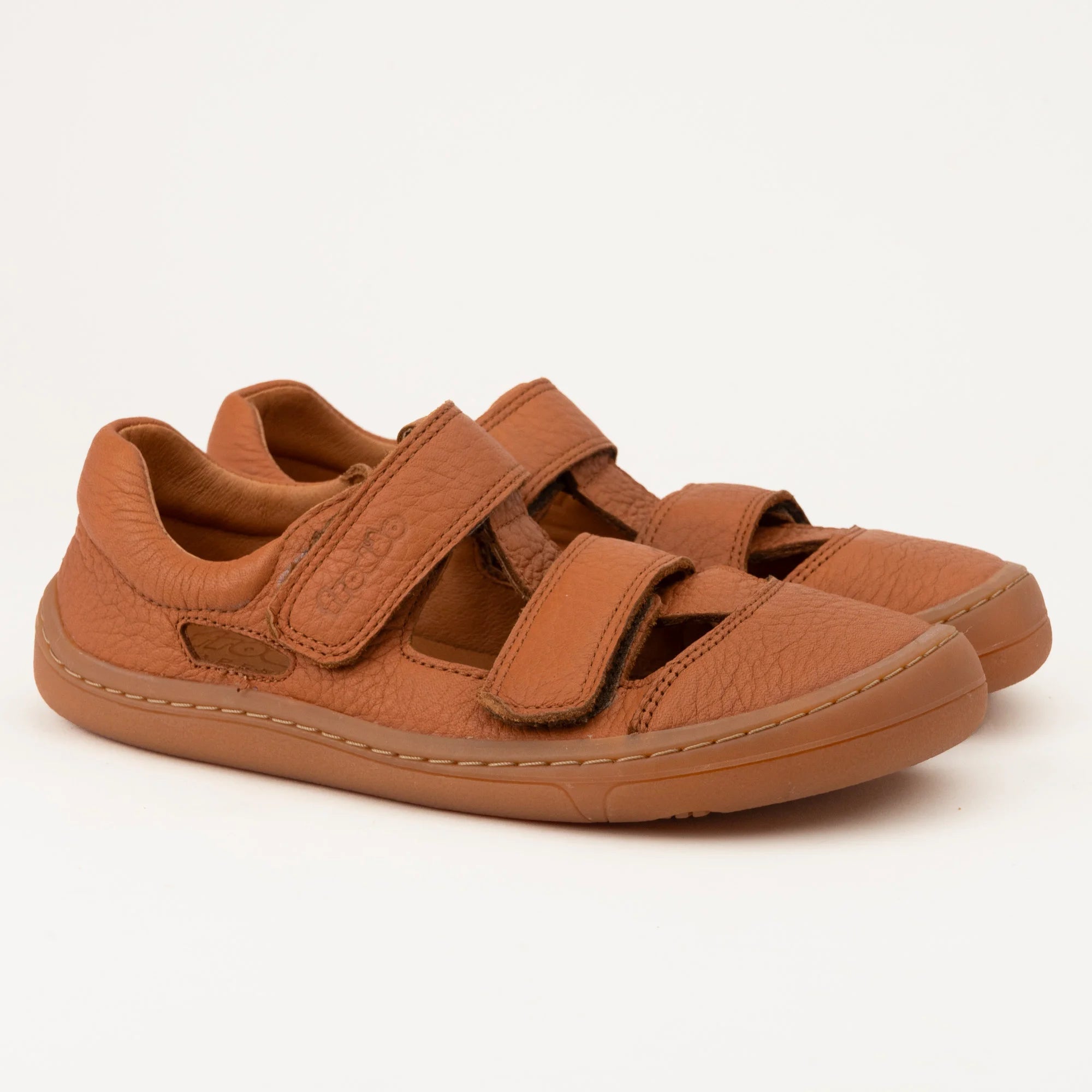Sandàlia barefoot infantil Froddo verda amb doble velcro, pell natural i sola flexible zero drop.