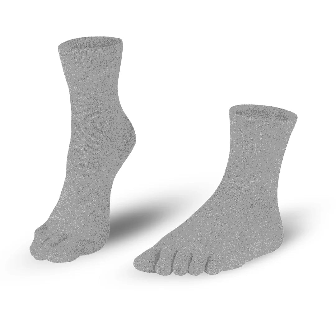 Mitjons Knitido Essentials Midi amb dits separats, cotó transpirable i alçada mitjana per a màxim confort diari.